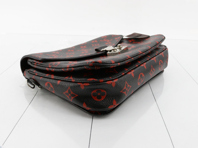 Louis Vuitton Monogram infrarouge Pochette Metis