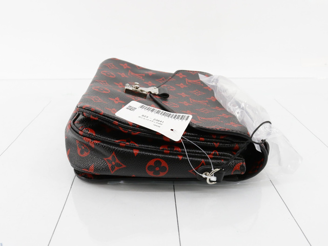 Louis Vuitton Monogram infrarouge Pochette Metis