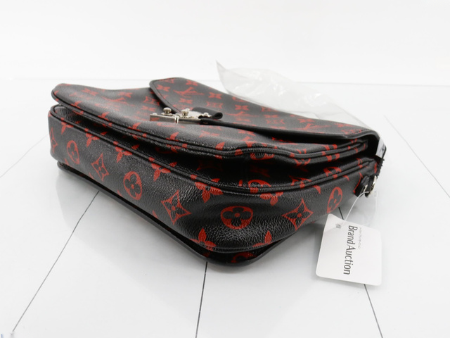 Louis Vuitton Monogram infrarouge Pochette Metis