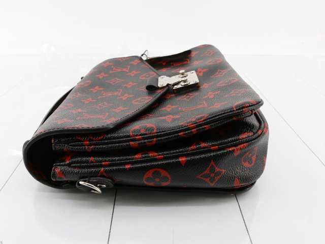 Louis Vuitton Monogram infrarouge Pochette Metis