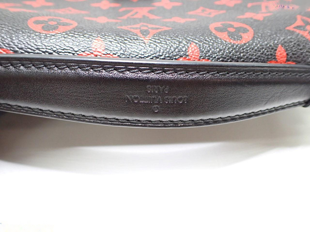 Louis Vuitton Monogram infrarouge Pochette Metis