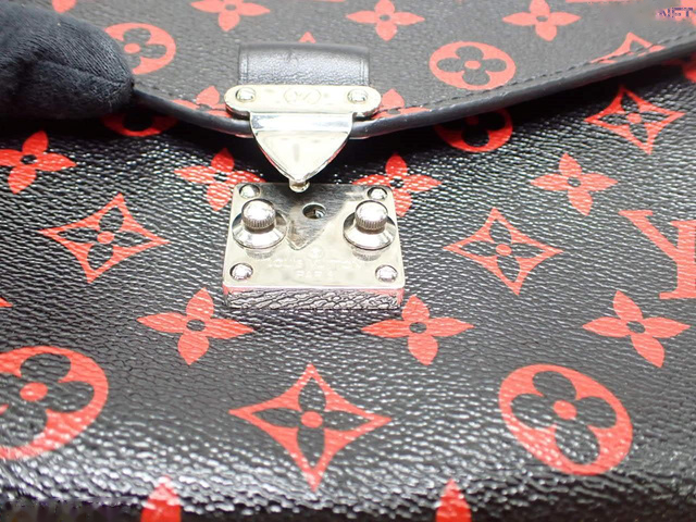 Louis Vuitton Monogram infrarouge Pochette Metis