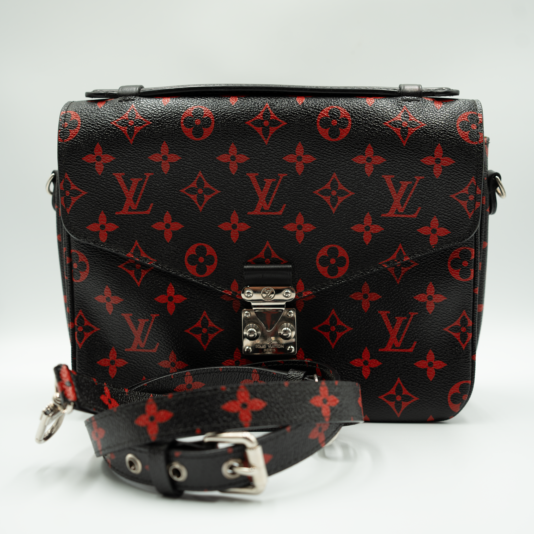 Louis Vuitton Monogram infrarouge Pochette Metis