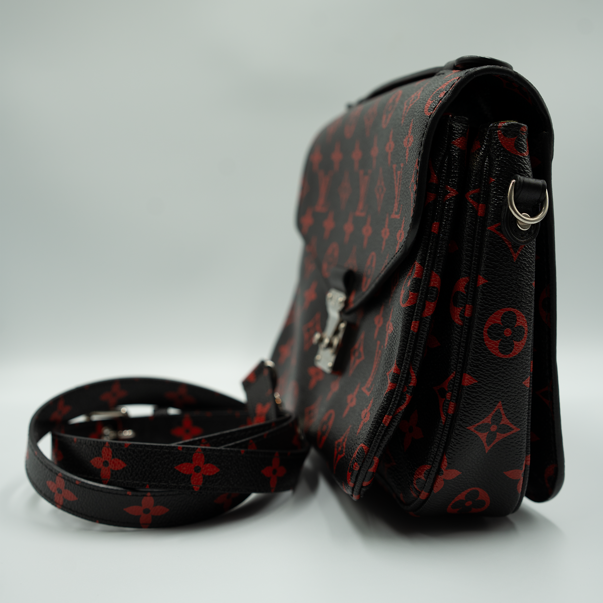 Louis Vuitton Monogram infrarouge Pochette Metis